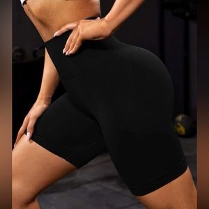 💛 High waisted shorts